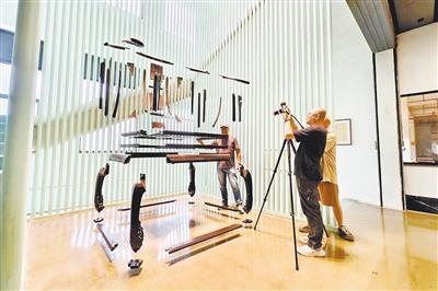 新加坡团队来仙拍摄  展现闽中画派百年传承艺术脉络