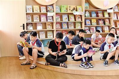 城西中心小学  校园书屋 书香弥漫